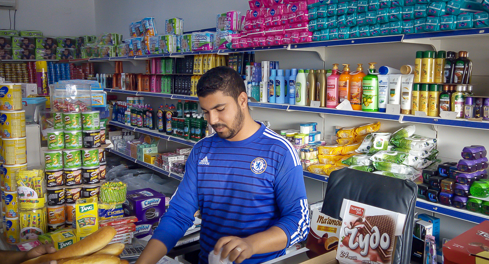 Shop in Sirte, Libya (© Athar, 2017)